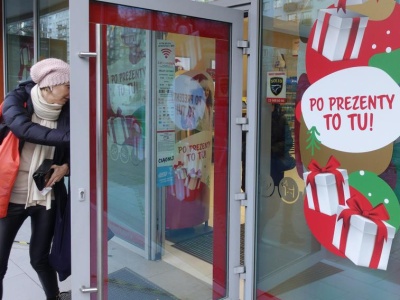 Frytownice, projektory i bony po 1200 zł. Tak sieci handlowe nagradzają pracowników