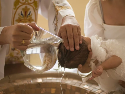 Episkopat o chrzcie dzieci z in vitro. Muszą być spełnione konkretne warunki