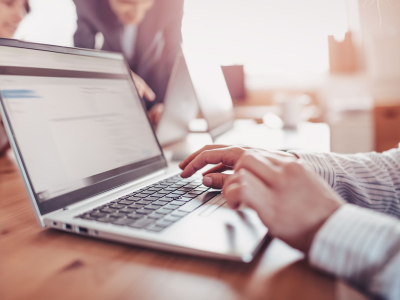 Jak nie tracić na obsłudze klientów – nowe podejście do zarządzania firmą IT