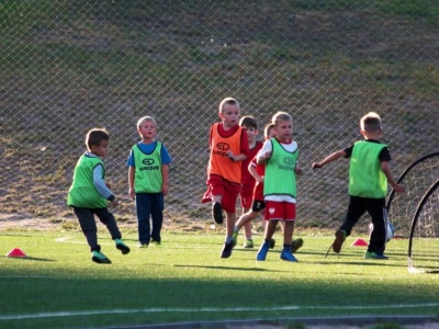 Na szkolnym podwórku wciąż rządzą chłopcy. Te badania to gorzka prawda dla kobiet