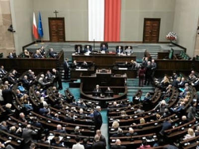 Miliardy dla NFZ. Jest zielone światło od Sejmu