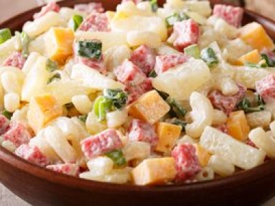 Przy tej sałatce nie mają szans gyros ani jarzynowa. Na każdej imprezie jest hitem