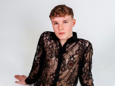 Krotoszyn dumny! Norbert Życki z Wielkopolski prezentuje nowy singiel „SHE SAYS MORE” – premiera już dostępna