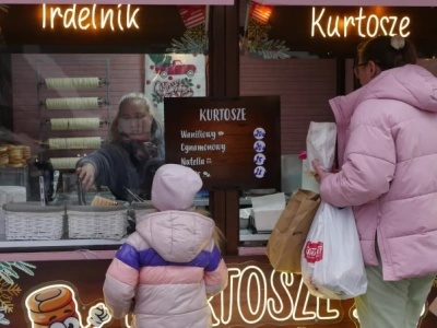 W Katowicach rozpoczął się Jarmark Bożonarodzeniowy. Jest dużo góralskich serków i grzanego wina