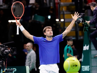 Szalone spotkanie i euforia w Bolonii. Lider gospodarzy obronił siedem meczboli