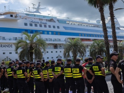 Iskrzy między Moskwą a Ankarą. Wielki rosyjski statek dostał czerwone światło