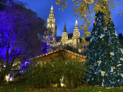 To miasto warto odwiedzić w grudniu. Świąteczna atmosfera i jarmark zachwycają