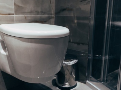 Tego nigdy nie wrzucaj do toalety. Awaria kanalizacji gwarantowana