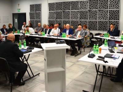 Chełmiec: polityczna burza w radzie. Przerwana sesja, wniosek o odwołanie przewodniczącego i wiceszefa. Rewolucja nabiera tempa