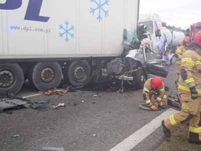 Groźny wypadek na autostradzie A2. Lądował śmigłowiec LPR. 