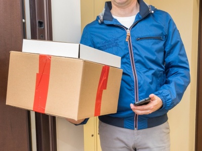 Oszustwo na paczkę za pobraniem. Kolejne osoby dają się oszukać