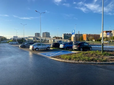 Kolejna dewastacja na parkingu Park&Ride. Uszkodzone szlabany przy ul. Pachońskiego