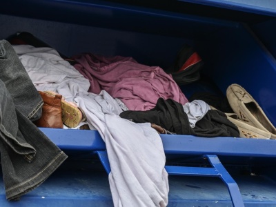 Gdzie wyrzucić buty? Nie popełniaj tego powszechnego błędu, może cię to słono kosztować