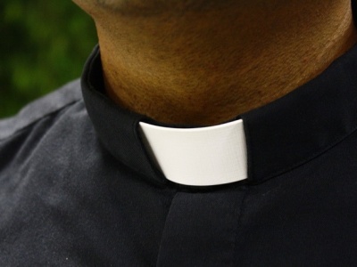 Kobiety-kapłanki, głos sumienia, przykład kard. Newmana… Dlaczego anglikańscy duchowni wybierają katolicyzm?