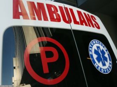 Wypadek pod Siedlcami. Kierowca zakleszczony w aucie