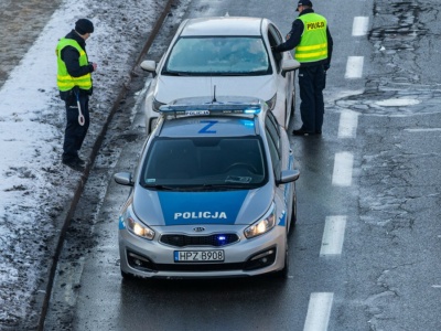Ten błąd zimą kosztuje kierowców 500 zł. Jak go uniknąć?
