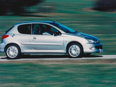 Peugeot 206 GT 2.0 135 KM – mały lew, wielka legenda. O tej wersji wie dziś garstka
