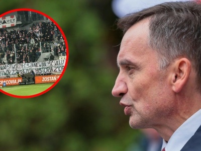 Polscy kibice wywiesili na trybunach transparent o Ziobrze