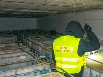 KAS ostrzega: nielegalny alkohol coraz większym zagrożeniem. „To realne ryzyko dla zdrowia i życia”