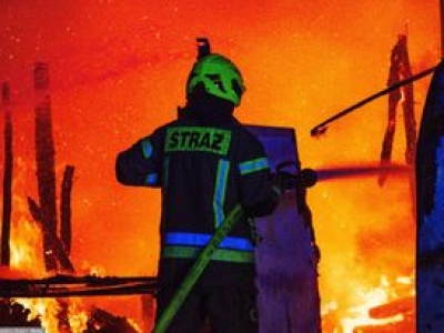 Tragiczny pożar w Szumowie. Nie żyją kobieta i dziecko