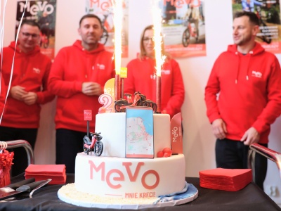 Drugie urodziny Mevo. Użytkownicy roweru miejskiego „524 razy okrążyli Ziemię”
