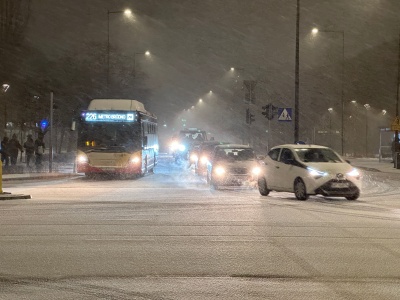 Atak zimy w Polsce. Strażacy mają pełne ręce roboty, niepokojące ustalenia