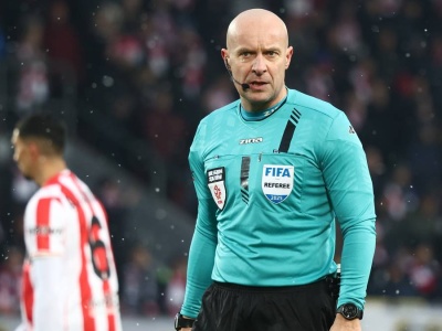Marciniak poprowadzi mecz w LM. UEFA ogłosiła