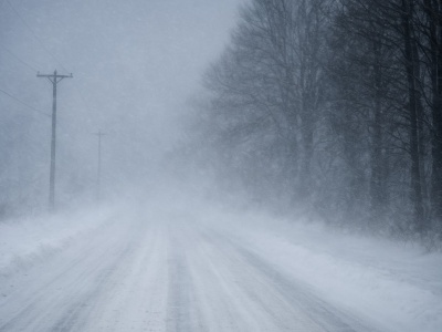 Trudne warunki na drogach! Silny wiatr i zamiecie w Bielsku-Białej i okolicach