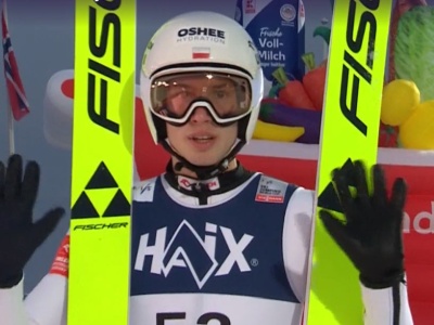 Znakomity skok 18-letniego Tomasiaka, a za chwilę błysk Stocha! Komplet Polaków