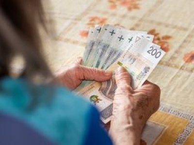 Waloryzacja rent i emerytur w 2026 r. Takich kwot można się spodziewać
