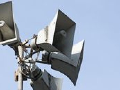 Zawyją syreny. Mieszkańcy nie powinni panikować