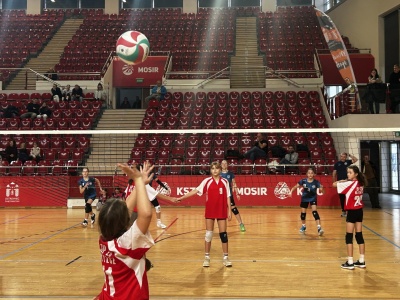 Zawodnicy z całej Polski walczyli na Volley Stars Cup 2025 w Ostrowcu Św.