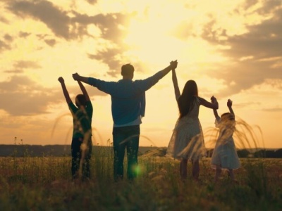 Czy dziecko może mieć czworo rodziców – ważna propozycja zmiany w prawie dla rodzin po rozwodzie