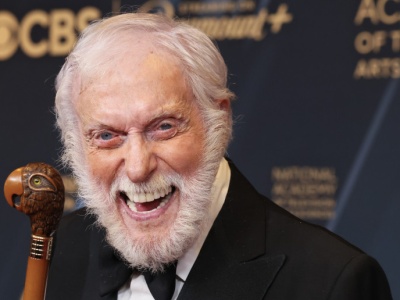 To on mógł zostać Jamesem Bondem. W grudniu 2025 kończy sto lat