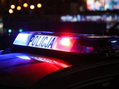 Czołowe zderzenie dwóch aut na DK11. Trzy osoby trafiły do szpitala