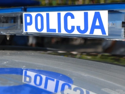 Dramatyczny wypadek o poranku. Zderzyły się trzy auta, są ranni. Droga całkowicie zablokowana