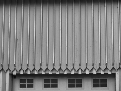 Jakie zalety ma garaż blaszany?