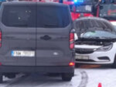 Zderzenie samochodów koło Zielonej Góry. „Nie dajcie się zaskoczyć zimie”