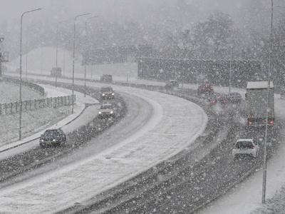 Pogoda daje się we znaki. Paraliż na A4 i braki prądu na Podkarpaciu