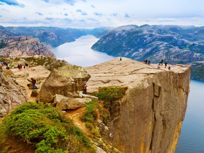 Tylko 2 godziny lotu do krainy fiordów. Nowa trasa PLL LOT