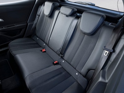 Takie zagrania mają zaboleć Dacię Duster. Opel wjeżdża z ofertą na tańszego i nowocześnie wyglądającego SUV-a