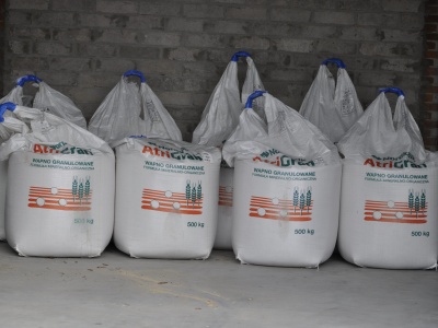 Nawozy znów drożeją, rolnicy biją na alarm – a ministerstwo studzi emocje. Czy będą dopaty?