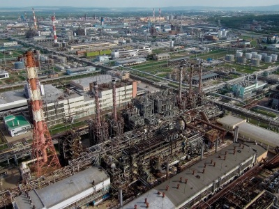 Największa petrochemia Rosji przechodzi w ręce ludzi Putina