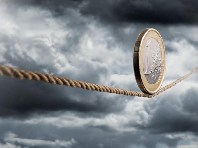 Euro spadnie na 4,22 zł? „Waluty naszego regionu zaczęły odreagowywać piątkowy stres