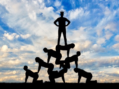 Narcyz nie wyrządza tak poważnych szkód jak osobowości antyspołeczne. Psycholożka obala mity