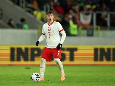 Jerzy Brzęczek doradza Oskarowi Pietuszewskiemu. To będzie kluczowe