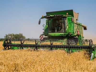 Dotacje na maszyny do zbioru 2025: rolnicy pytają o najważniejsze zasady