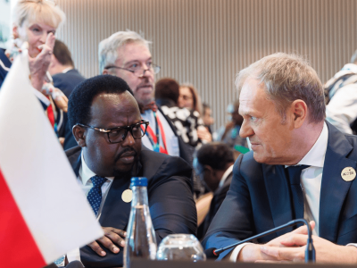 Donald Tusk pojechał do Afryki. Internauci nie szczędzą mu krytyki