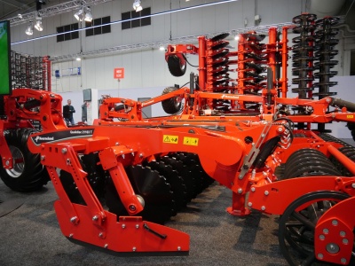 Misja: szybko i dokładnie. Nowe brony talerzowe Kverneland Qualidisc 21000 T