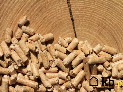 Ten skład pelletu to cicha bomba dla pieca i komina. Uważaj na etykietę!